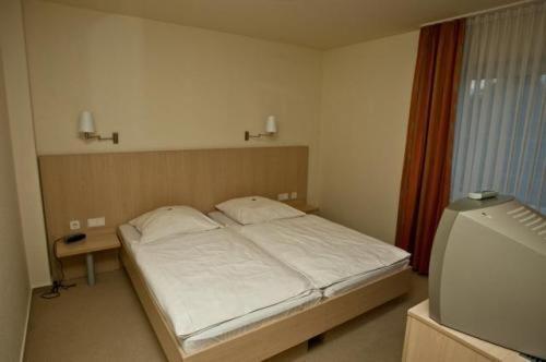 Hotel Manu パーダーボルン エクステリア 写真